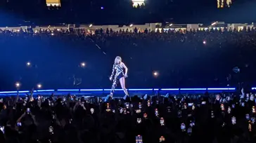 Taylor swift manufacturing concert new orleans 2